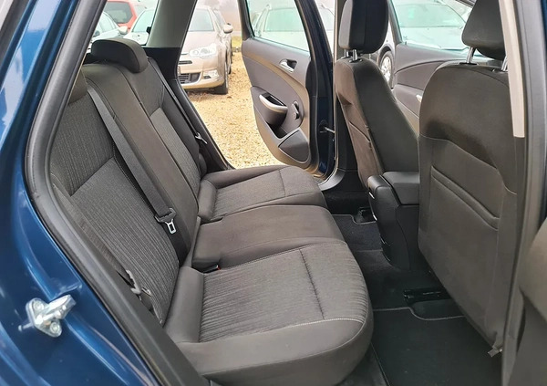 Opel Astra cena 19900 przebieg: 212000, rok produkcji 2011 z Płock małe 497
